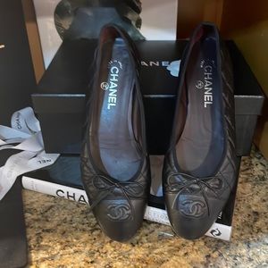 Chanel black ballet flats no box  color, black price is firm